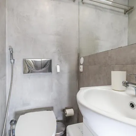Guestready - Minimalist Studio In Downtown Appartement